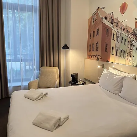 Old Town מלון 3*