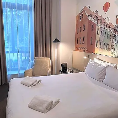 Old Town מלון 3*
