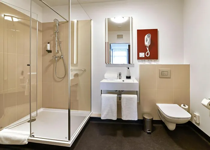 Old Town فندق بوزنان